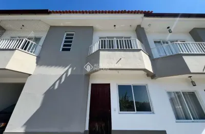 Casa em condomínio fechado com 1 quarto à venda na rua dos canários, 155, pedra branca, palhoça, 111 m2 por r$ 530.000