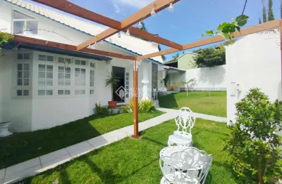 Casa com 4 quartos à venda na rua jornalista lázaro bartolomeu, 53, centro, florianópolis, 294 m2 por r$ 3.000.000