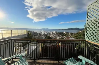 Casa com 4 quartos à venda na avenida do antão, 451, centro, florianópolis, 346 m2 por r$ 2.800.000