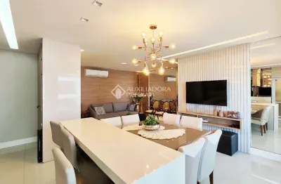 Apartamento com 3 quartos à venda na Rua Brasilpinho, 261, Kobrasol, São José, 132 m2 por R$ 1.750.000