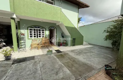Casa com 8 quartos à venda na rua dália, 538, jardim eldorado, palhoça, 323 m2 por r$ 990.000