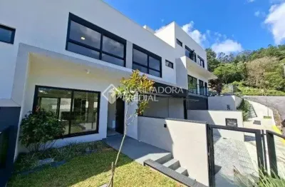 Casa com 3 quartos à venda na rua comandante oscar amarante romaguera, 163, joão paulo, florianópolis, 216 m2 por r$ 2.525.000
