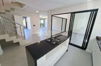 Casa com 3 quartos à venda na Rua Comandante Oscar Amarante Romaguera, 163, João Paulo, Florianópolis, 216 m2 por R$ 2.525.000