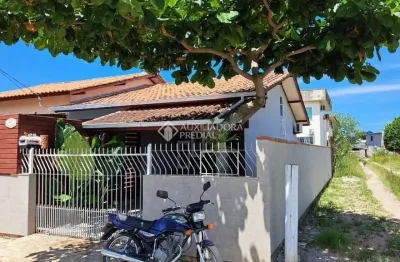Casa com 1 quarto à venda na amilton rubens schmidt, 242, barra do aririú, palhoça, 61 m2 por r$ 470.000
