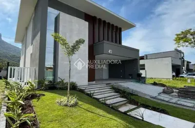 Casa em condomínio fechado com 4 quartos à venda na rua lagoinha, 44, pedra branca, palhoça, 320 m2 por r$ 3.600.000