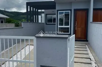 Casa com 2 quartos à venda na rua rodrigo duarte, 702, alto aririu, palhoça, 50 m2 por r$ 335.000