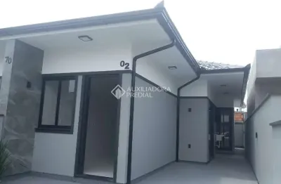 Casa com 2 quartos à venda na jobel silva furtado, 70, forquilhas, são josé, 50 m2 por r$ 370.000