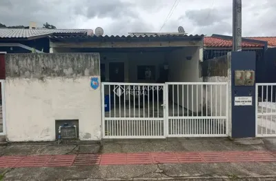 Casa com 2 quartos à venda na Rua das Perolas, 132, Bela Vista, Palhoça, 50 m2 por R$ 310.000