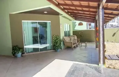 Sobrado no tabuleiro com 4 quartos para venda, 246 m²