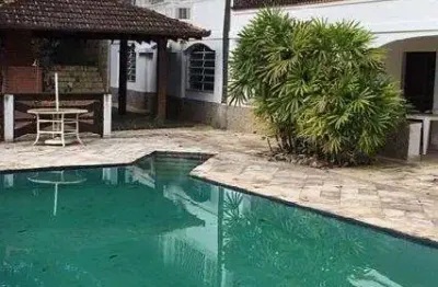 Casa com 6 quartos à venda no Boa Vista, Joinville 