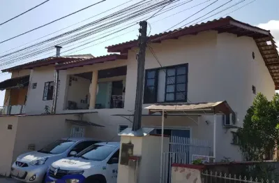 Casa com 4 quartos à venda no Bucarein, Joinville 