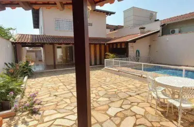 Casa com 4 dormitórios para alugar, 320 m² por r$ 5.000,00/mês - cidade jardim - uberaba/mg