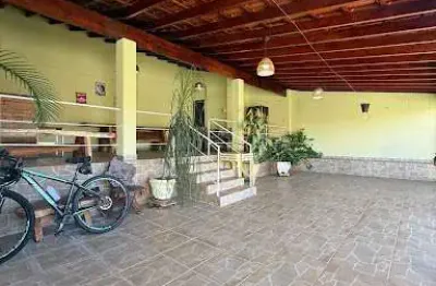 Casa com 3 dormitórios à venda, 295 m² por R$ 750.000,00 - Estados Unidos - Uberaba/MG