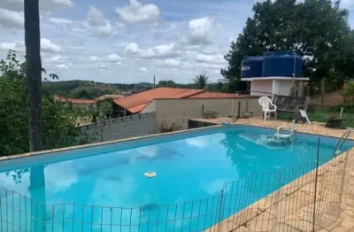 Chacara ótima,com casa toda arejada, piscina no condominio vivenda