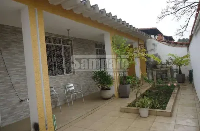 Ótima casa linear de 4 quartos, com 182m² em campo grande