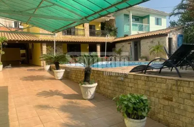 Linda casa duplex com piscina, 5 quartos no condomínio girassol
