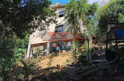 Imóvel com ótimo potencial em ilhabela, sete dormitórios sendo três suítes.