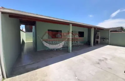 Duas lindas casas em um só terreno, com entradas individuais, para renda!