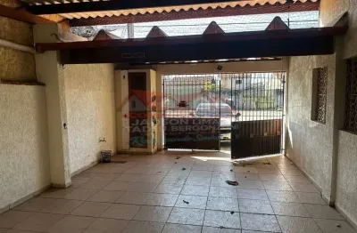 Lindo sobrado no bairro barranco alto, com três dormitórios, um suíte.