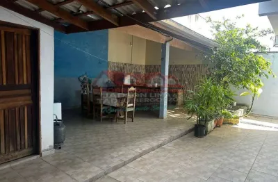 Lindo sobrado no bairro barranco alto em caraguatatuba, quatro dormitórios.