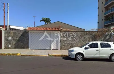 Casa térrea na avenida santa luzia com 177m², 3 quartos sendo 1 suíte e com armários, 2 banheiros sendo 1 suíte e 1 social e 1 com banheira de hidromassagem