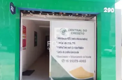 Salão comercial com 30 m² de area construída no bairro centro!