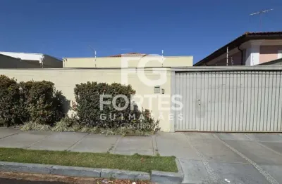 Casa térrea residencial/ comercial 235m² com 3 quartos sendo 2 suítes, armários e ares condicionados, no alto da boa vista entre as avenidas independência, joão fiusa e presidente vargas;