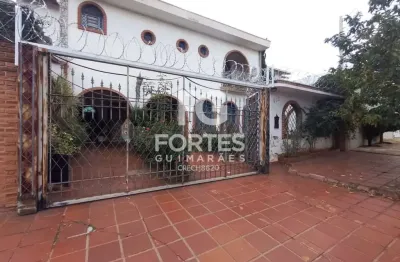 Casa de 4 quartos com 351 m² de área construída no bairro alto da boa vista!