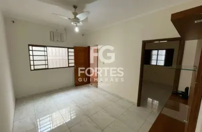 Casa para locação de 3 quartos com edícula no fundo, 141m² de área construída no bairro ipiranga!