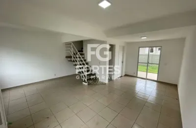 Casa sobrado para locação de 3 quartos sendo 1 suíte, com 87m² de área construída no condomínio evidence resort!