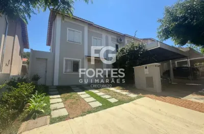 Casa em condomínio com 3 quartos de 131m² de área construída!