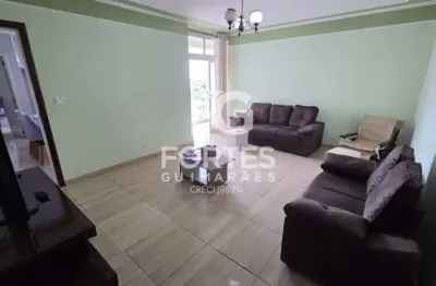 Apartamento com 156m², sendo 3 quartos e com armários, no centro e ao lado da praça xv de novembro, calçadão, teatro dom pedro ii e choperia do pinguim;