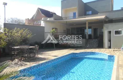 Casa/ Sobrado com três quartos de 217 m² de área construída no Bairro Alto da Boa Vista!