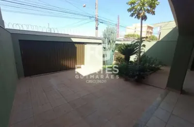 Casa com quatro quartos de 260 m² de área construída no Bairro do Sumarezinho!