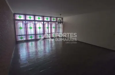 Casa com três quartos de 329 m² de área construída no Bairro Alto da Boa Vista!