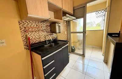 Alugo apartamento no total life, 3 quartos sendo 1 suíte, com armários.