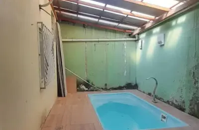 Vendo Casa na Marambaia com Piscina - R$ 320.000,00 (Aceita Financiamento)