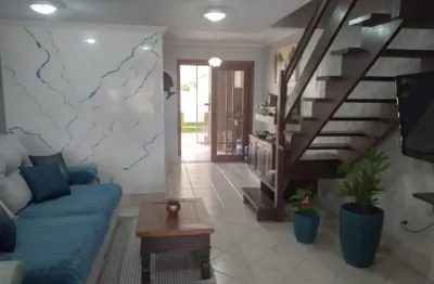 Casa | 03 dormitórios | 01 suíte | 02 vagas | piscina | sacada | churraqueira | bairro hípica | zona sul