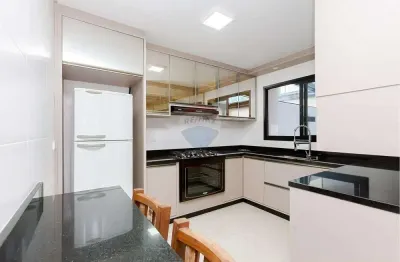 Sobrado boqueirão ótima localização, 3 quartos, 1 suíte com espaço gourmet