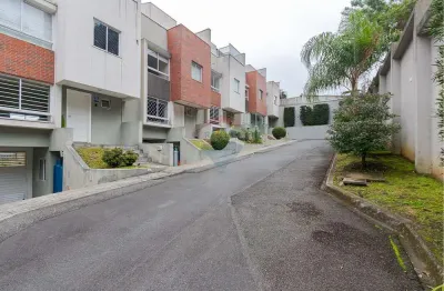 Sobrado condomínio santo inácio, 3 quartos, 1 suíte e sacada com churrasqueira.