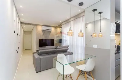 Apartamento porteira fechada, bairro aristocrata, 2 quartos, 1 suíte com sacada e churrasqueira.
