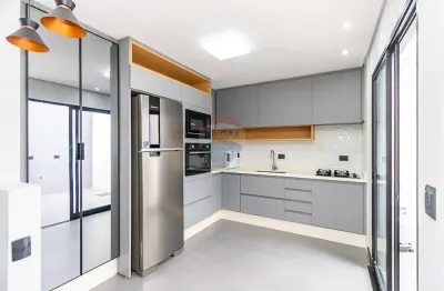 Casa térrea com 2 quartos, 2 vagas, semimobiliada, parque da fonte, são josé dos pinhais r$ 430mil!