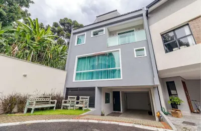 Sobrado em Condomínio – 278 m²  + 50 m² área churrasqueira - Boa Vista – Curitiba/PR