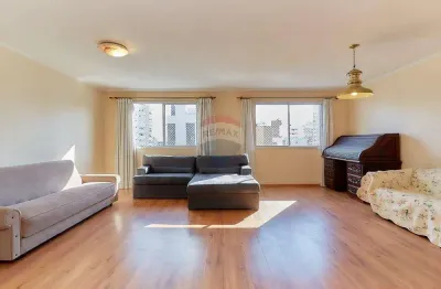 Apartamento à venda, 3 quartos, 1 suíte, 136m², 2 vagas, Água Verde, Curitiba, Paraná.