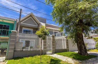 Casa - Sobrado triplex no Cajuru com 188 m² - 3 Quartos  2  Vagas e ático com banheiro - Curitiba PR