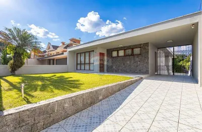 Casa Térrea à Venda no Vista Alegre com 290 m² e Amplo Terreno de 492 m²