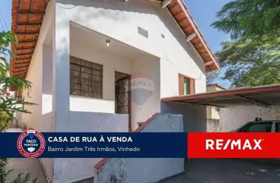 Casa à venda em vinhedo, oportunidade de investimento.