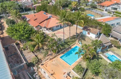 Casa térrea de alto padrão para locação - 3 suites - 480m2 - vinhedo sp