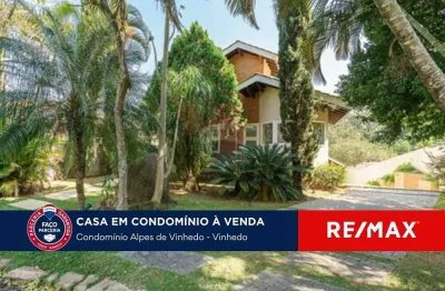 Casa de luxo no alpes de vinhedo: 3 quartos e piscina