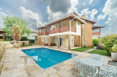 Vende-se casa maravilhosa com 4 quartos, sendo 3 suítes no condomínio mais querido de vinhedo!